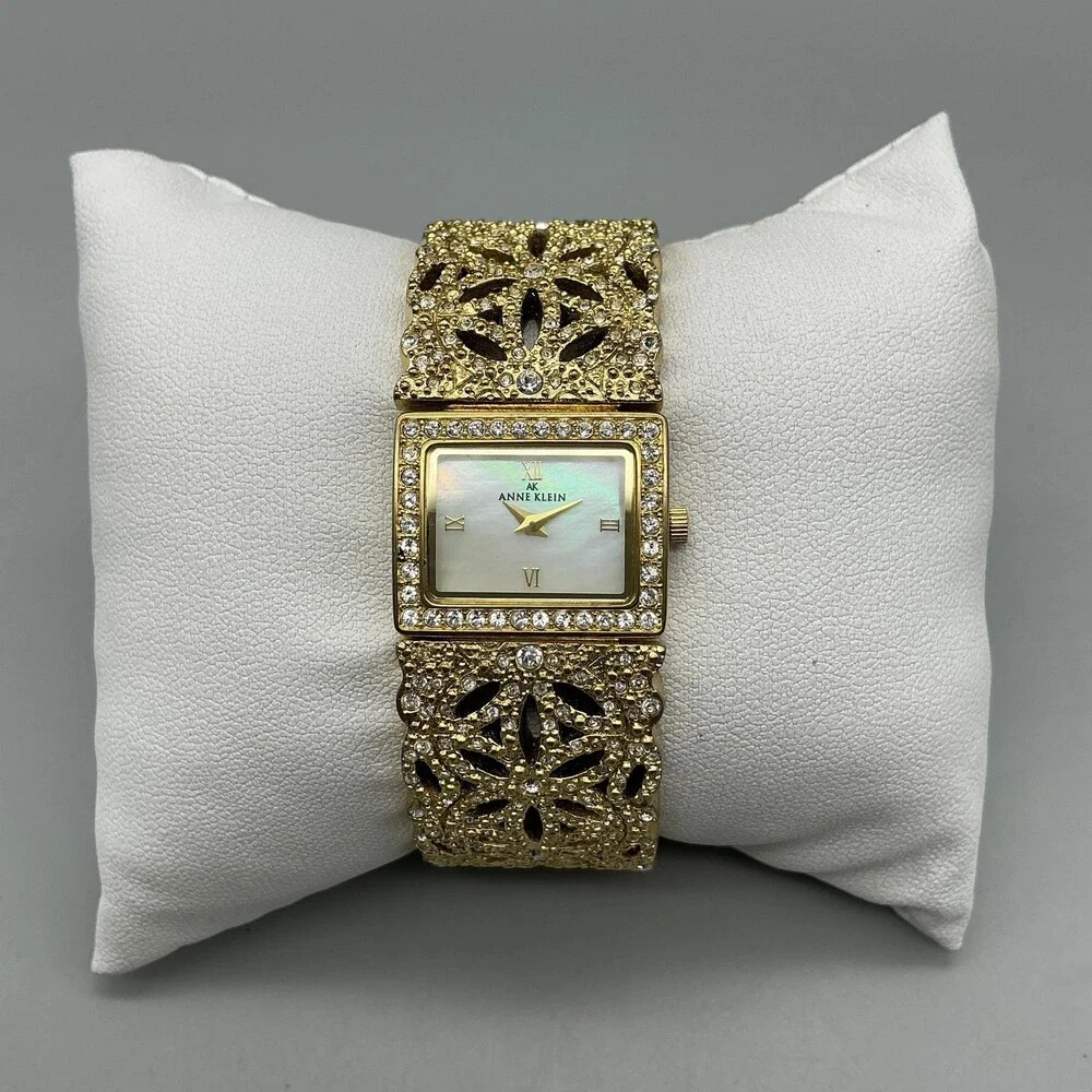 Anne Klein see photos